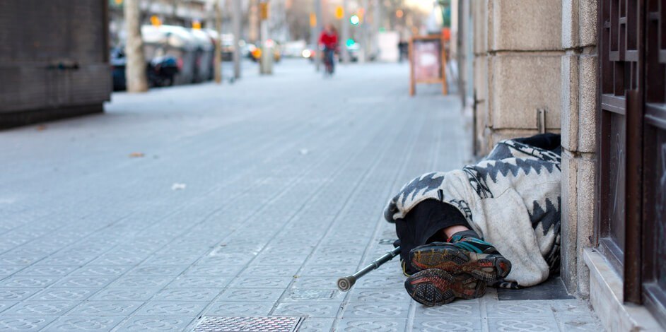 Según un censo no oficial, al menos 4300 personas duermen en la calle en Buenos Aires.