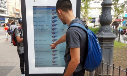 Se instalaron los primeros visores digitales con los horarios de colectivos