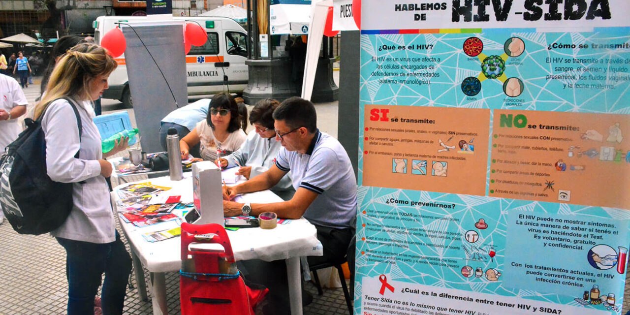 Campaña de Prevención y Detección del HIV en Plaza Roca