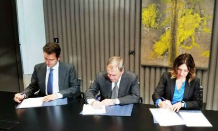 Schiaretti firmó un convenio con el Banco BBVA en Madrid