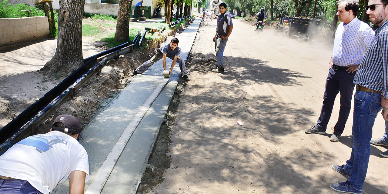 Llamosas recorrió obras en barrio Alberdi