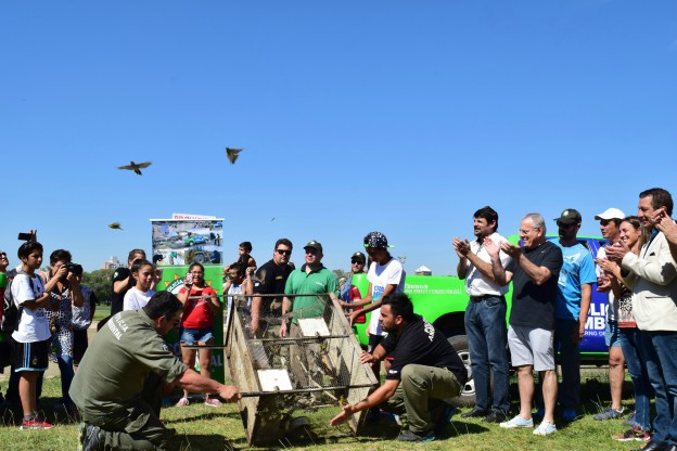 Policía Ambiental realizó una suelta de pájaros en Río Cuarto