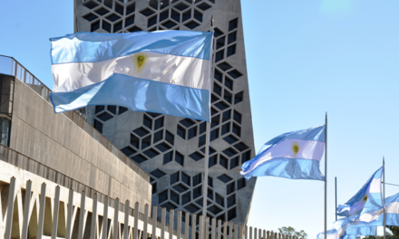 Los docentes cobran la “cláusula gatillo” del año 2017