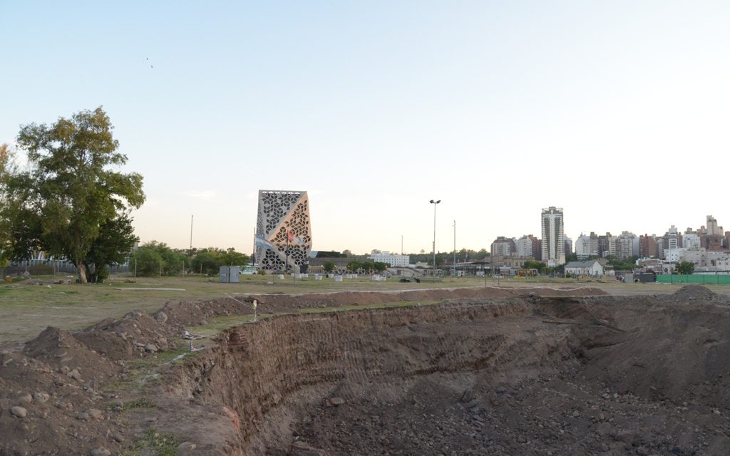 Comenzó a construirse la nueva Legislatura frente al Centro Cívico