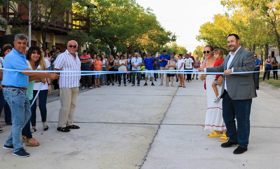 Inauguración de asfaltado de calles en Levalle