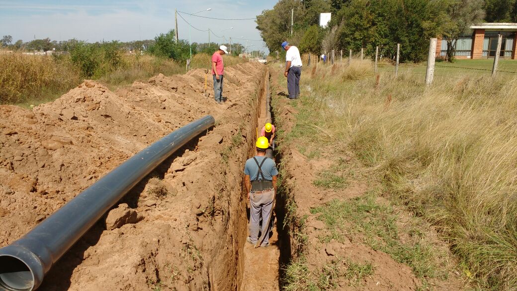 Comenzó la construcción del acueducto de Coronel Moldes