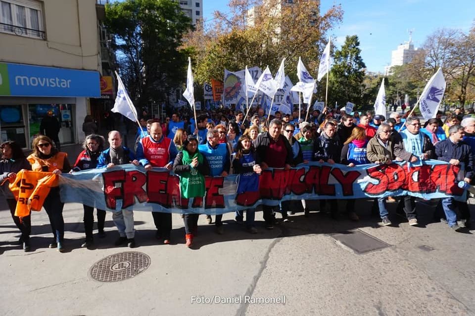 Paro Nacional: el Frente Sindical y Social marchó en Río Cuarto