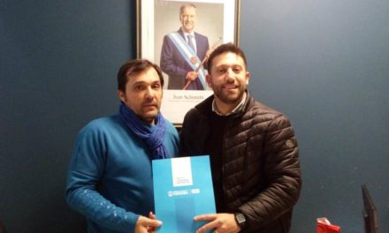 Entrega de aportes económicos a escuelas deportivas municipales de la región