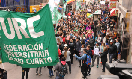Histórica marcha por las calles de Río Cuarto en defensa de la educación pública