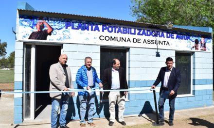 Schiaretti inauguró la planta potabilizadora de agua en Assunta