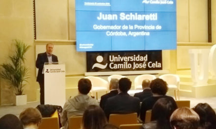 El Gobernador disertó en la Universidad Camilo José Cela de Madrid