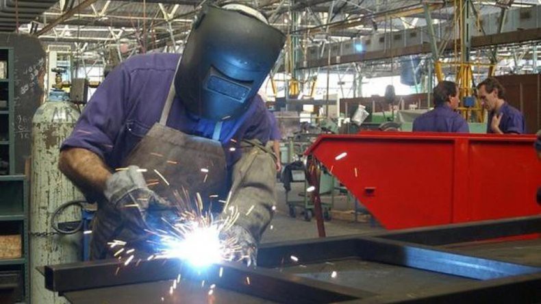 PyMES y trabajadores metalúrgicos exigen ley de emergencia industrial