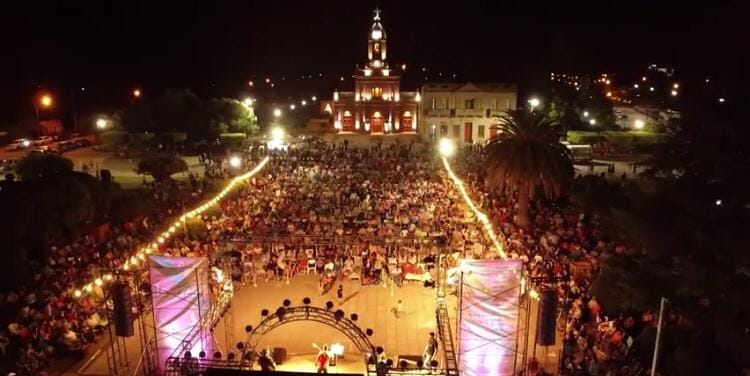 Más de 8 mil personas en el 4° Festival de la Alegría