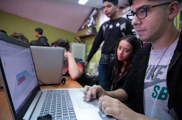 Inclusión digital: Más de 1.000 alumnos capacitados en un mes