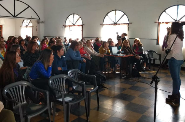 Taller de “Conversaciones poderosas” en Huinca Renancó