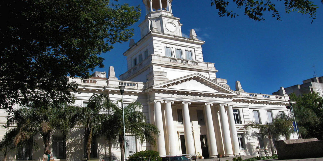 Río Cuarto: tareas fachada del Palacio Municipal