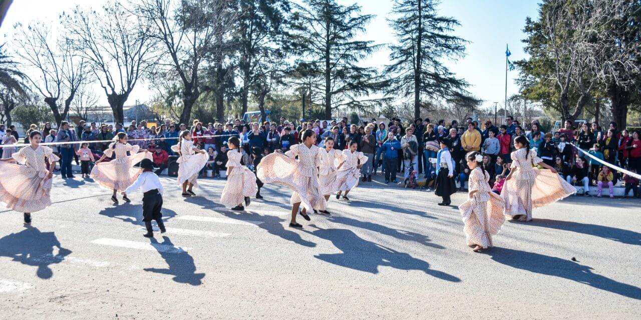 La Cautiva: exposición cultural y feria americana