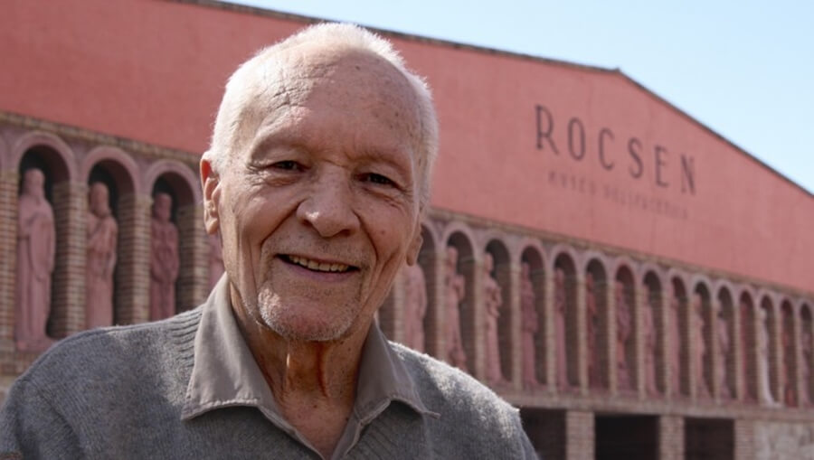 Entregan el título de Doctor Honoris Causa “In Memoriam” a familiares de Juan Buchón creador del Museo Rocsen