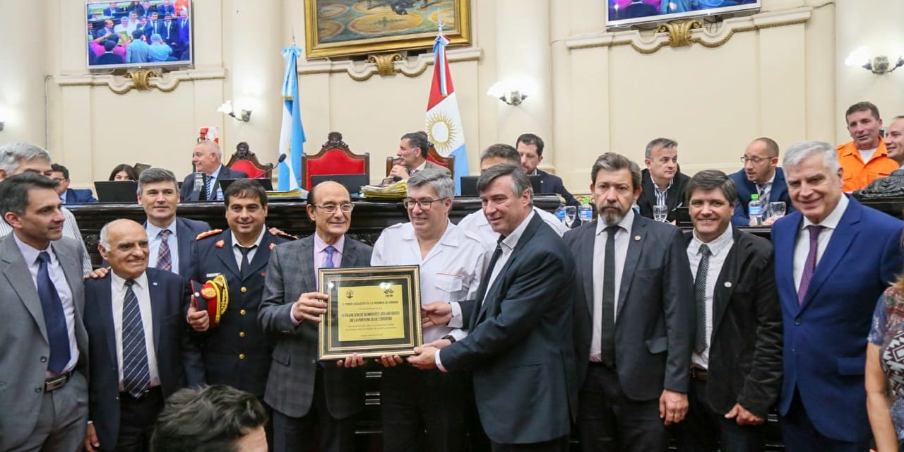La Legislatura de Córdoba reconoció a la Federación de Bomberos Voluntarios por su 50° Aniversario