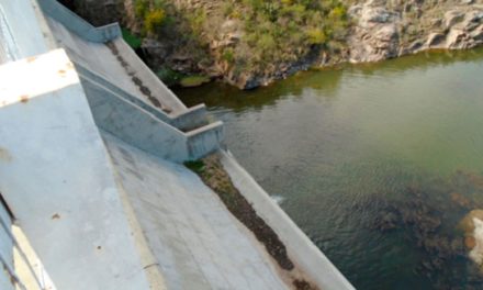 A doce años de su construcción, la represa de Achiras está abandonada y deteriorada
