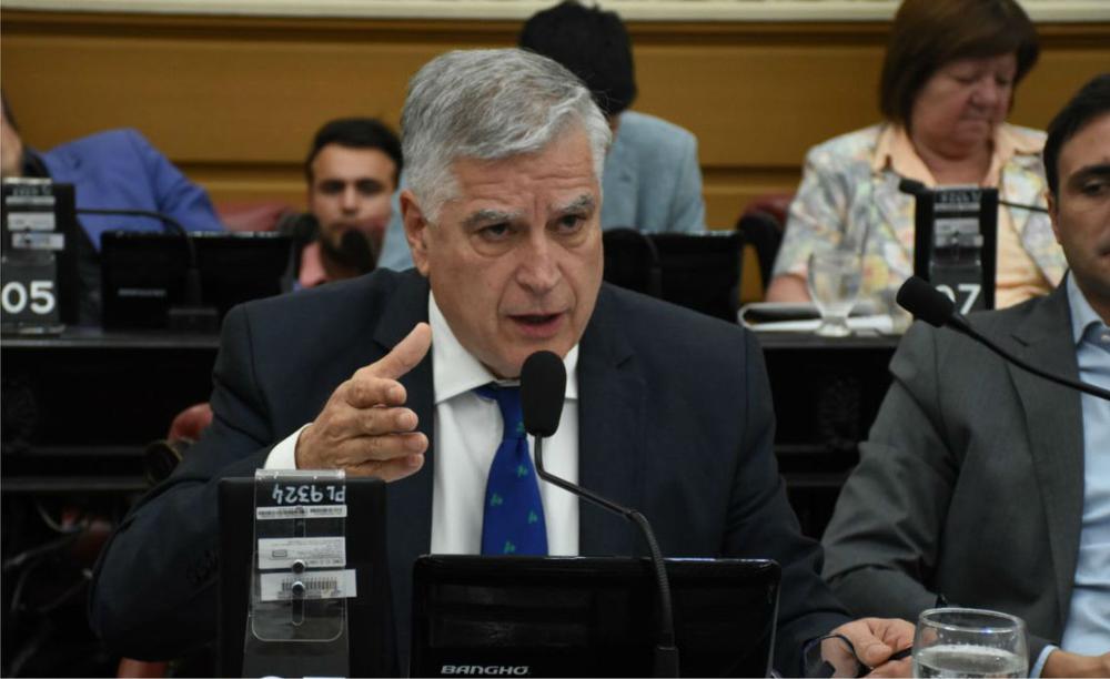 Gutiérrez denunció asimetrías en los precios de los combustibles entre el interior y CABA