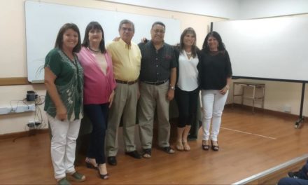 Ciencias Económicas entregó medallas de reconocimiento laboral