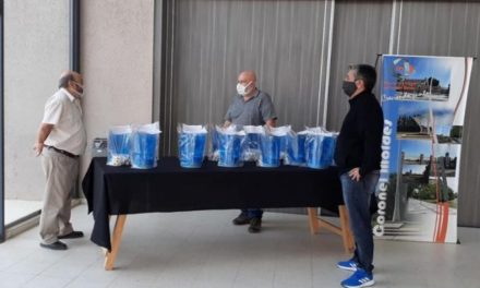 Moldes: municipio distribuye mascarillas de protección entre las empresas locales