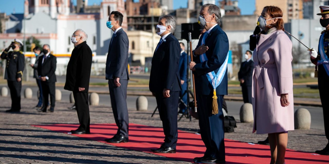 «Mantengámonos unidos y sanos», pidió Schiaretti en el Día de la Patria