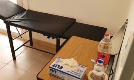 Consultorio para niños sanos y embarazadas en el Hospital de Adelia María