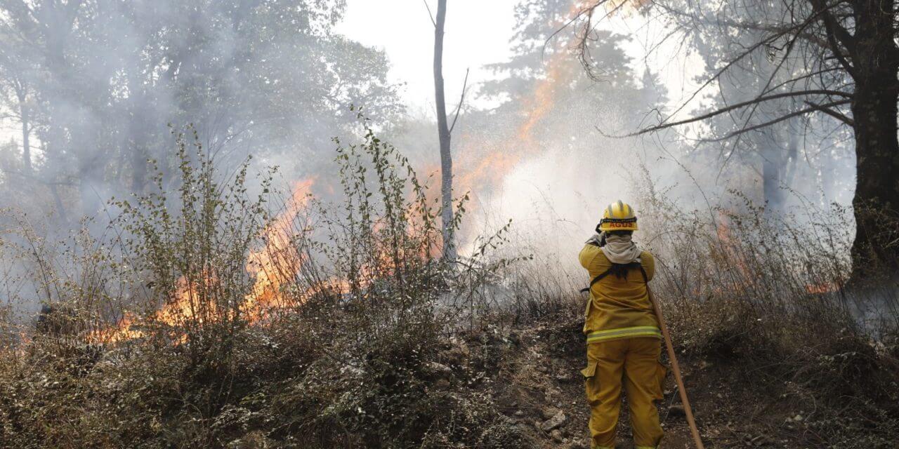 Bomberos se aprestan para enfrentar otra jornada complicada