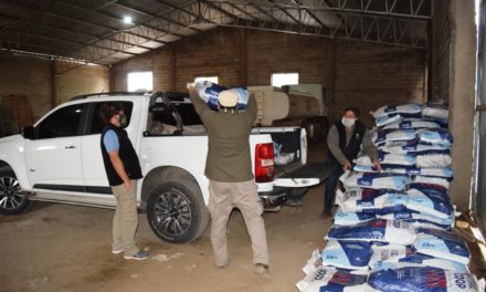 Incendios: se entregaron 600 bolsas de balanceado en Achiras