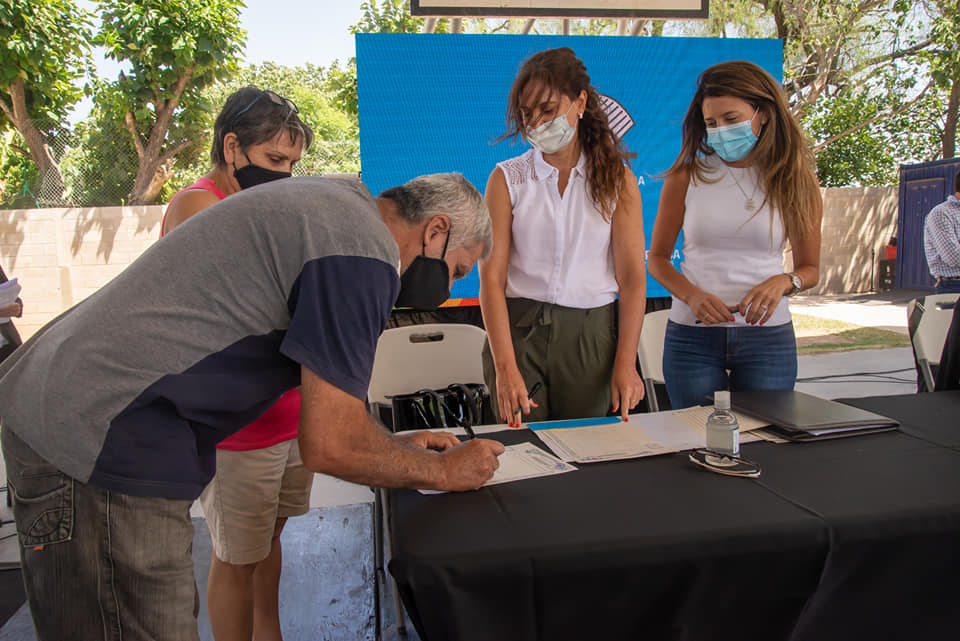 Banco de la Gente: 1342 familias recibieron créditos sin interés