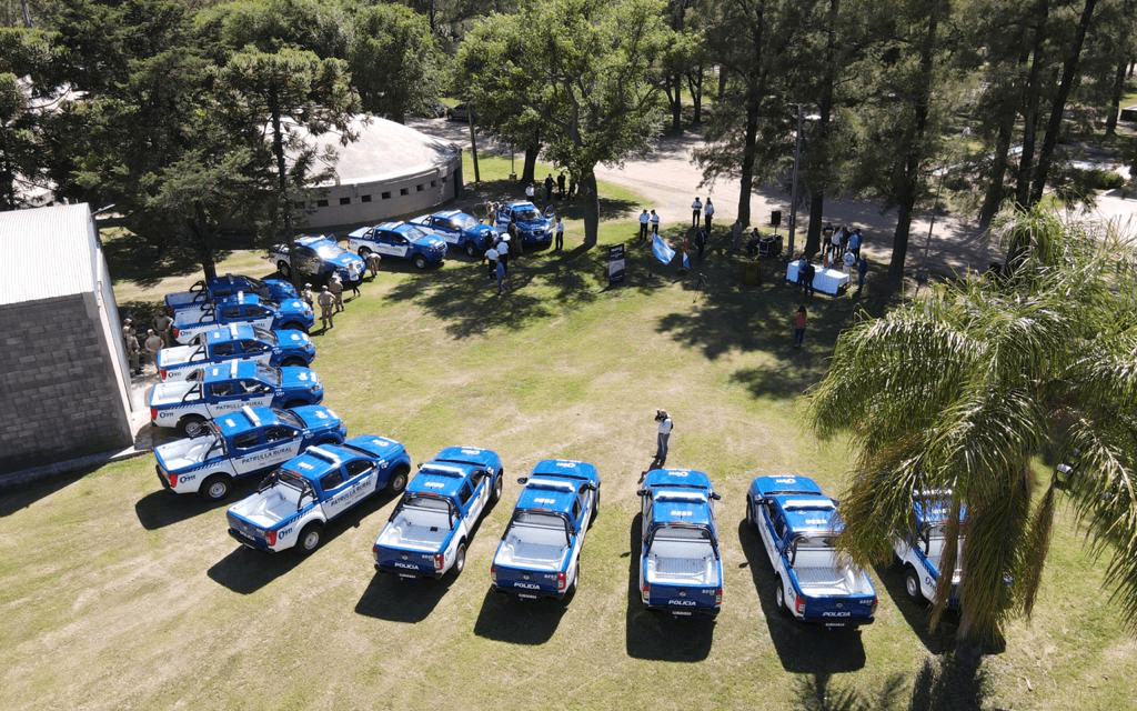 La Provincia entregó 15 camionetas a las Patrullas Rurales