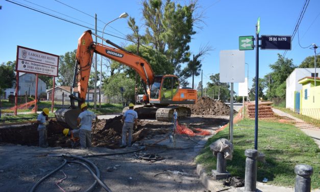 Laboulaye: COMENZÓ LA OBRA DE REPARACIÓN INTEGRAL DE CLOACAS