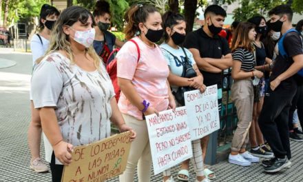 Movilizacion en Río Cuarto por el femicidio de Úrsula