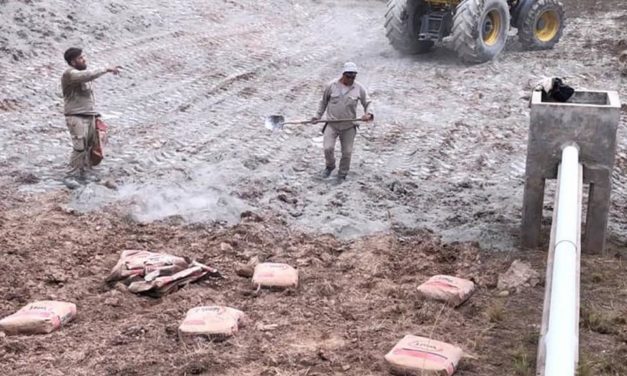 La Cruz: realizaron obras de reparación en la red domiciliaria de agua en la calle Sarmiento