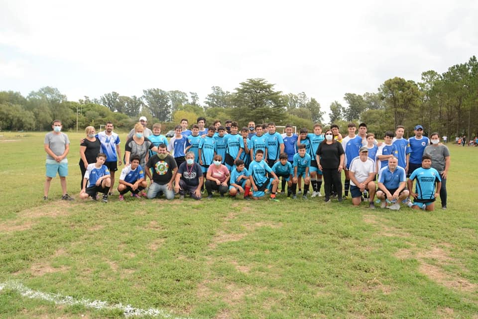 Alejandro Roca: el municipio inauguró una cancha de fútbol en el Polideportivo Municipal