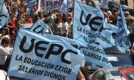 El Gobierno provincial presentó una nueva propuesta salarial para los docentes