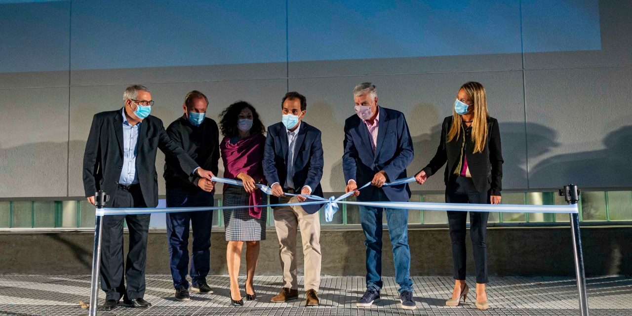 Llamosas inauguró el nuevo Centro Cultural Viejo Mercado