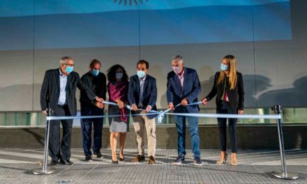 Llamosas inauguró el nuevo Centro Cultural Viejo Mercado