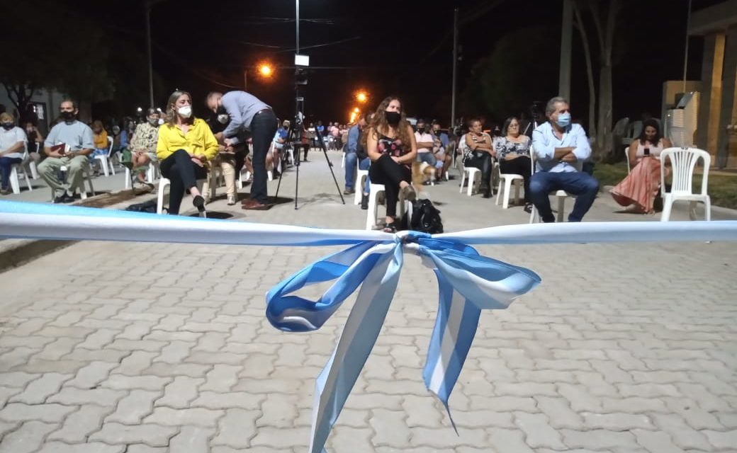 Del Campillo inauguró la obra de adoquinado e iluminación en la Avenida Juan Del Campillo