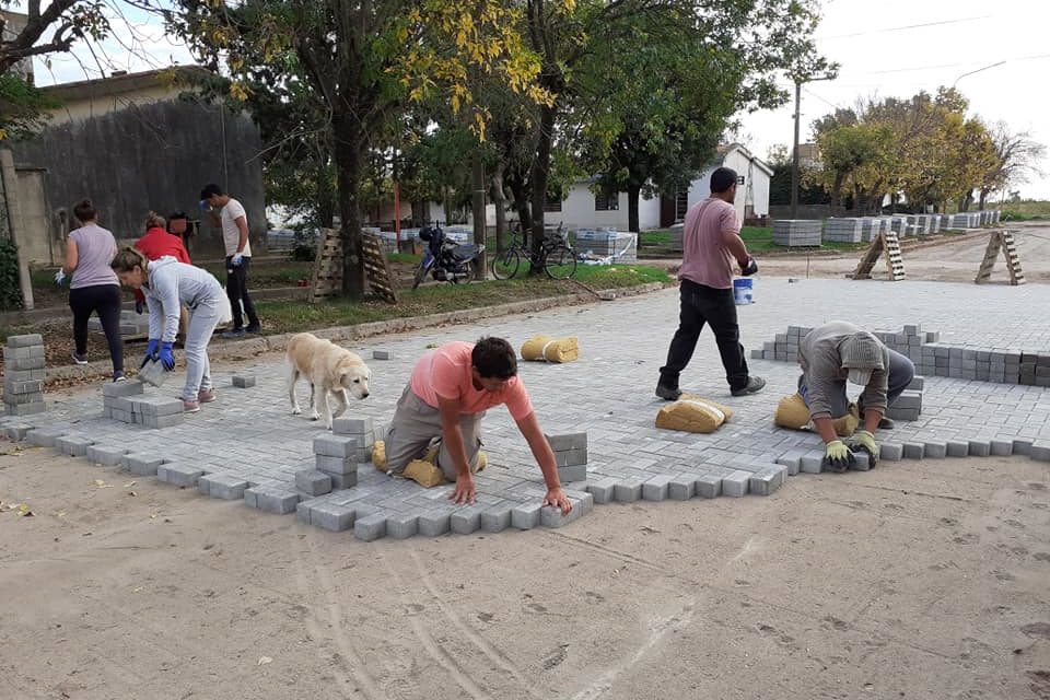 Viamonte: comenzó la obra de adoquinado en barrio IPV