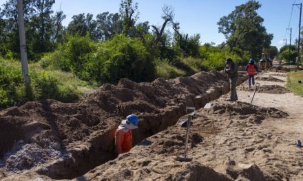 Río Cuarto: Avanza la obra de ampliación de la red de desagües cloacales en Barrio Alberdi