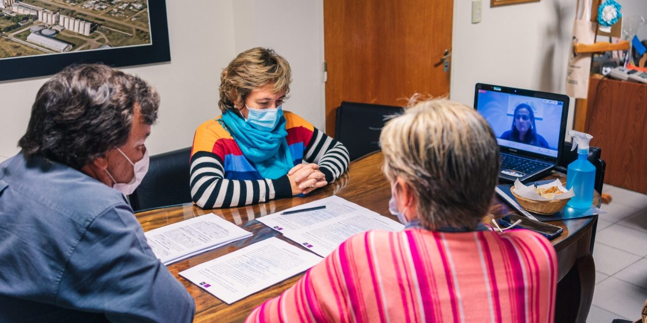 Adelia María: Firma de convenio con la Sociedad Educativa Argentina