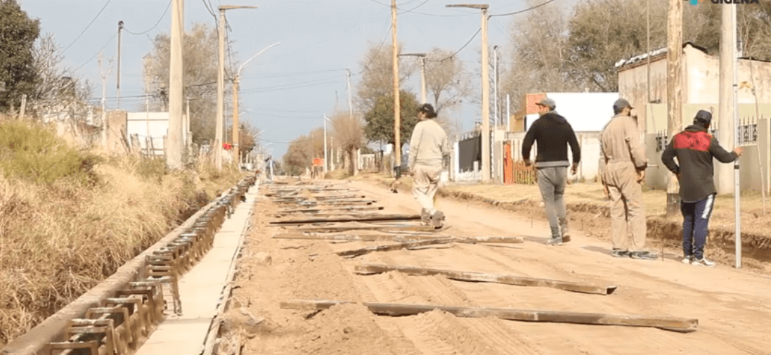 Alcira Gigena: más cuadras de cordón cuneta en el Barrio Bella Vista Norte