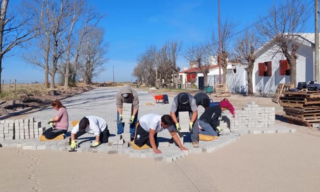 Viamonte: avanza la obra de adoquinado y la construcción de desagües pluviales