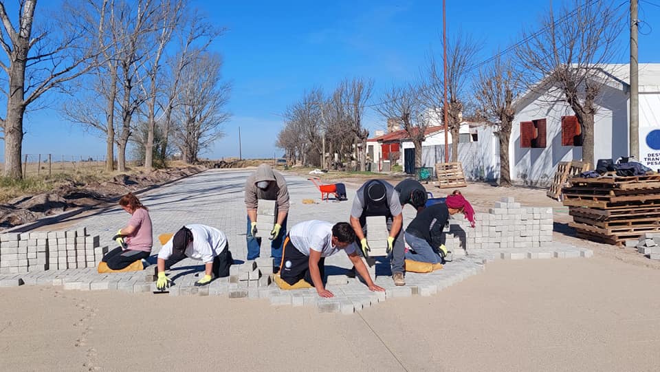 Viamonte: avanza la obra de adoquinado y la construcción de desagües pluviales