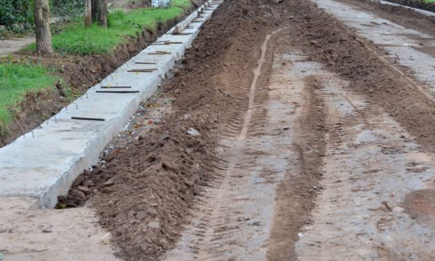 Adelia María: obra de cordón cuneta en Barrio Norte