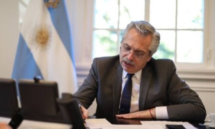 Fernández firmó un DNU para regular el mecanismo de adquisición de nuevas vacunas