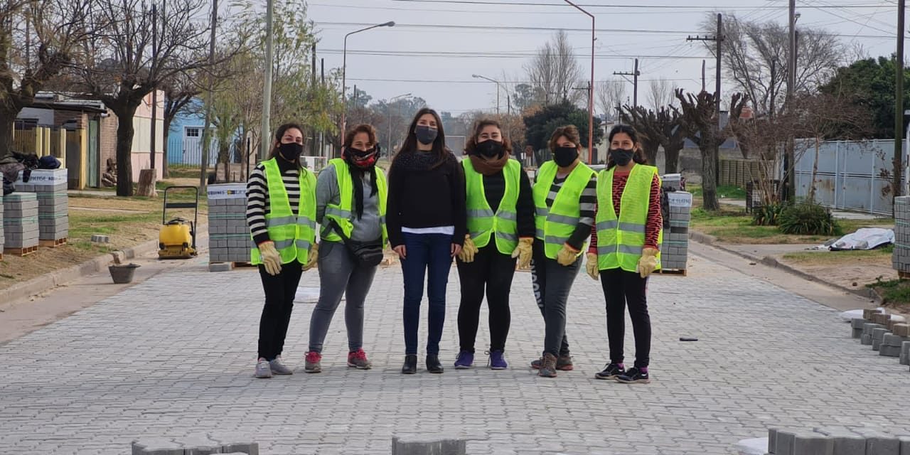 Buchardo: las mujeres trabajan en la obra pública